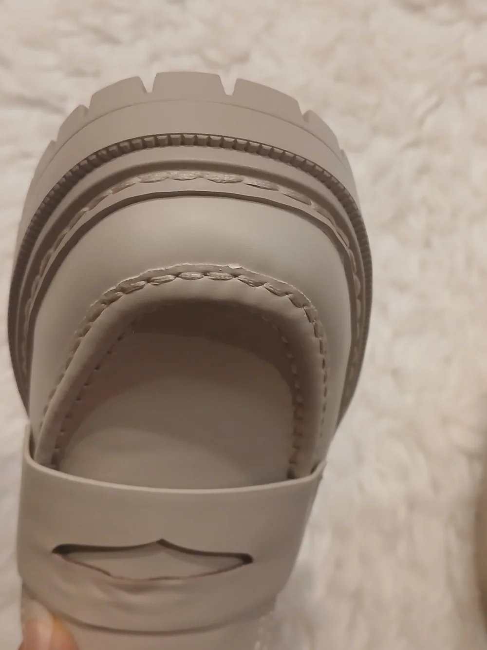 Soda Taupe Lug-Sole Penny Loafers Size 7.5 Women's